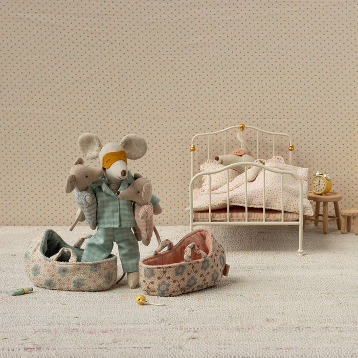 Maileg - Baby Mouse in Carry Cot - Rose