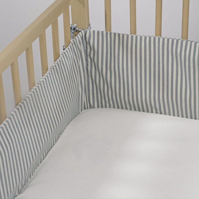 Walking Mum - Crib Bumper - Praliné Vichy / Stripes Matcha (120x60cm) - Mabel & Fox
